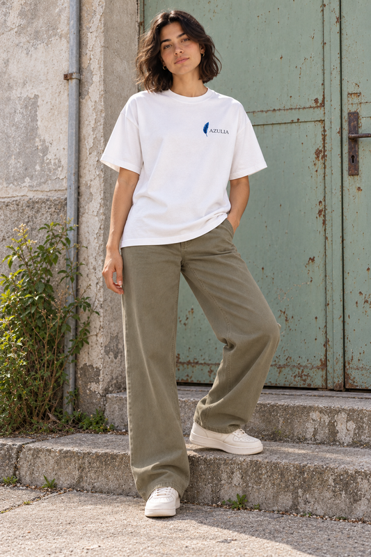 Finestra aperta — T-shirt pesante 240 — fronte, logo AZULIA lato cuore