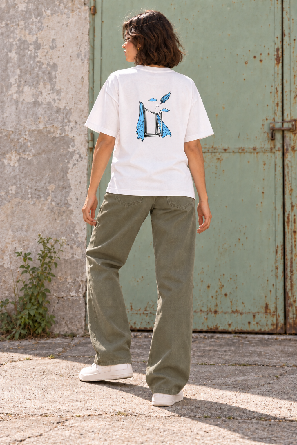 Finestra aperta — T-shirt pesante 240 — nuova grafica sul retro