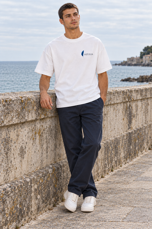 Made to Wander — T-shirt pesante 240 — uomo, fronte con logo lato cuore