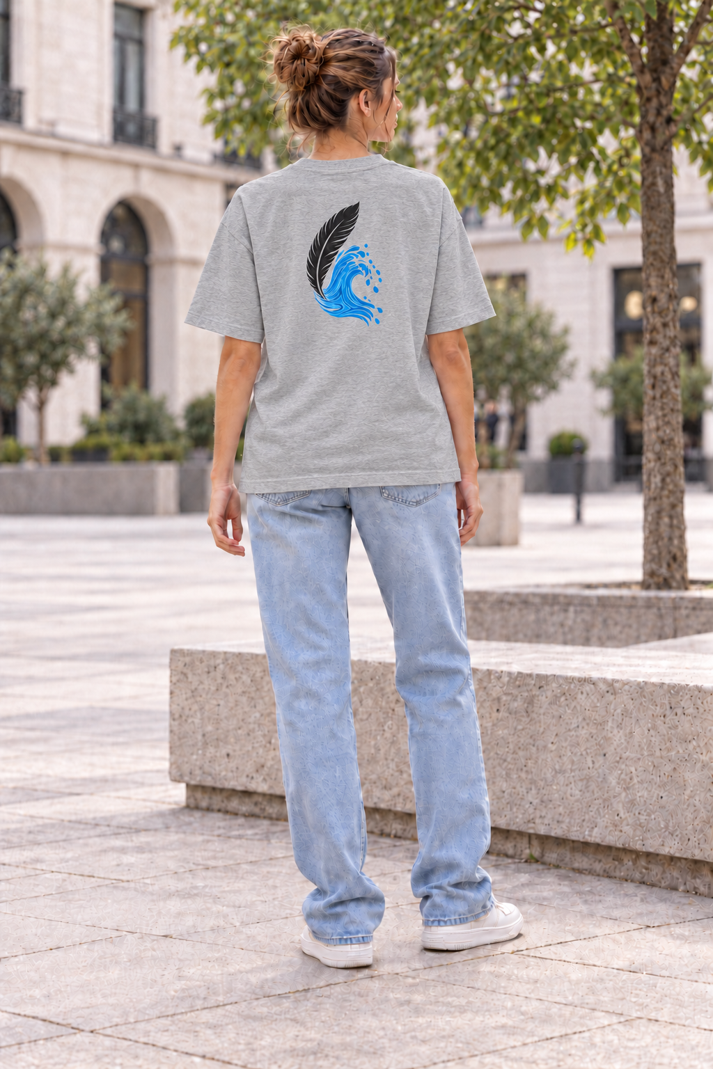 Piuma Onda — T-shirt oversize 200 — retro — grigio erica — indossata